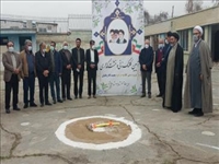 آیین کلنگ زنی  احداث مدرسه  شش کلاسه  «مرحوم نعمت الله زمانیان »  در شهر احمدآبادمستوفی