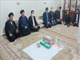 حضور مسئولین بخش احمدآباد مستوفی در منزل پدر شهید « امین سعیدی »