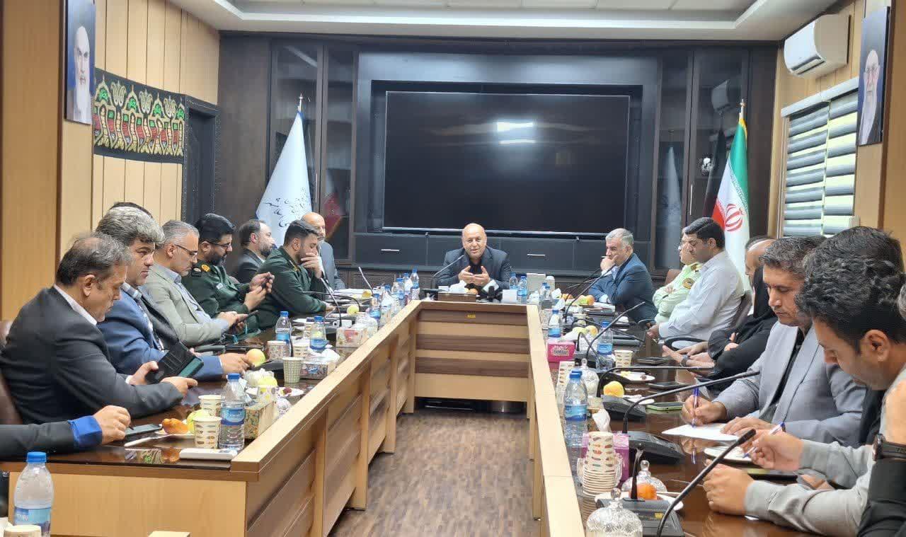برگزاری جلسه رسیدگی به مشکلات قطعی برق مجتمع های صنفی خدماتی شهرستان در دفتر فرماندار اسلامشهر